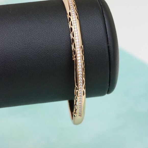 Rose Gold Bangle with Oval Cutout & Delicate Crystal Lining, XPBL0420 - Picture 7 of 11